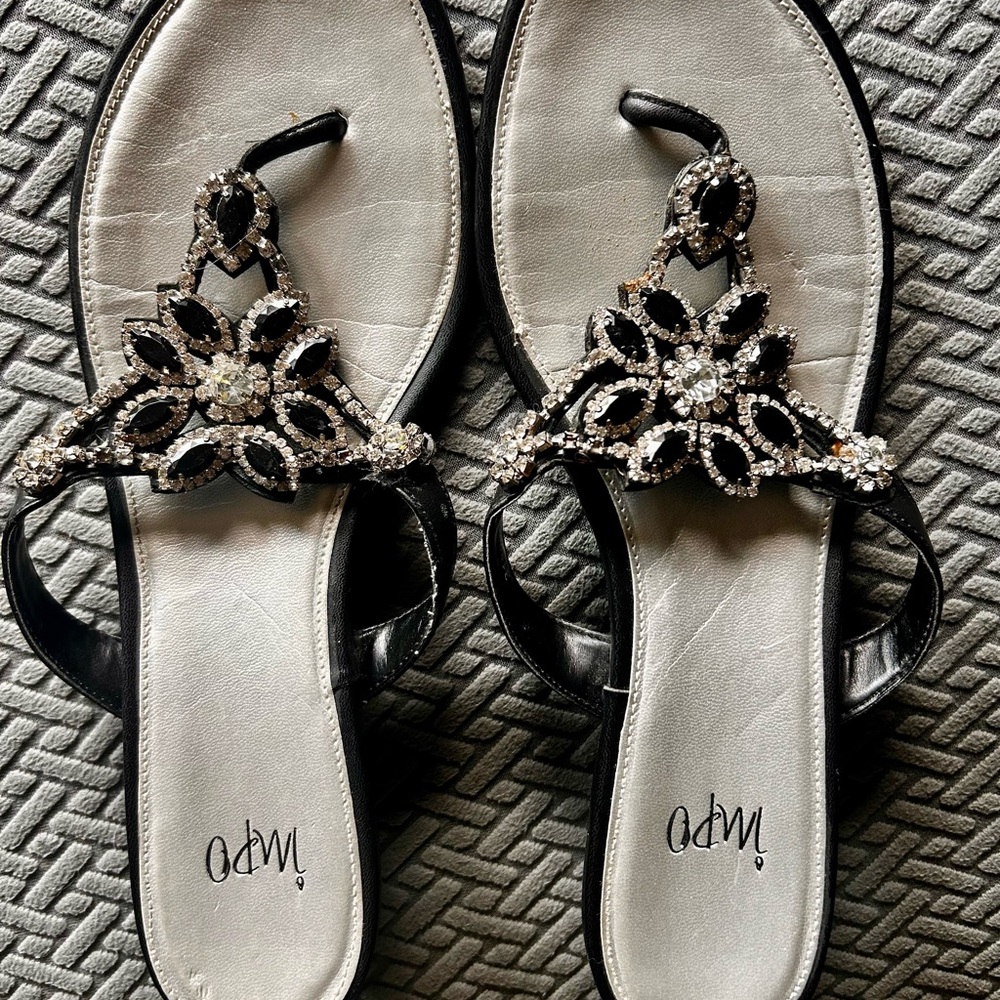 Glitz Black Sandals with Floral Embellishments